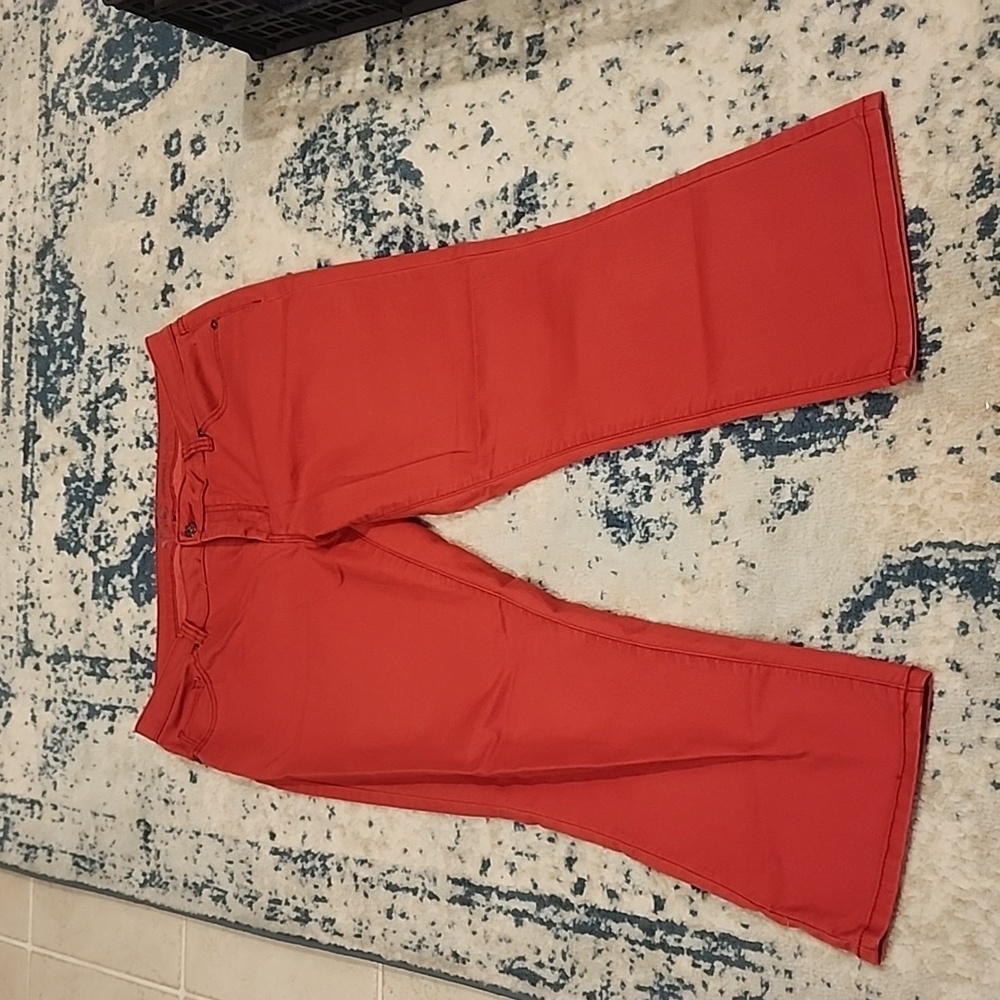 *5 items under $10 for $20                        Apt 9 capri